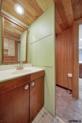 1640 S 21st Street, Lincoln, NE 68502