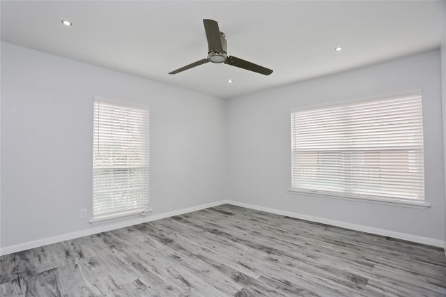 2824 Briarhurst Drive 16, Houston, TX 77057
