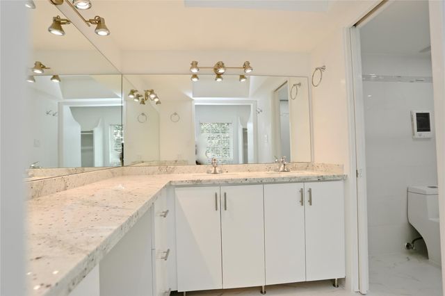 2824 Briarhurst Drive 16, Houston, TX 77057