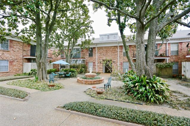 2824 Briarhurst Drive 16, Houston, TX 77057