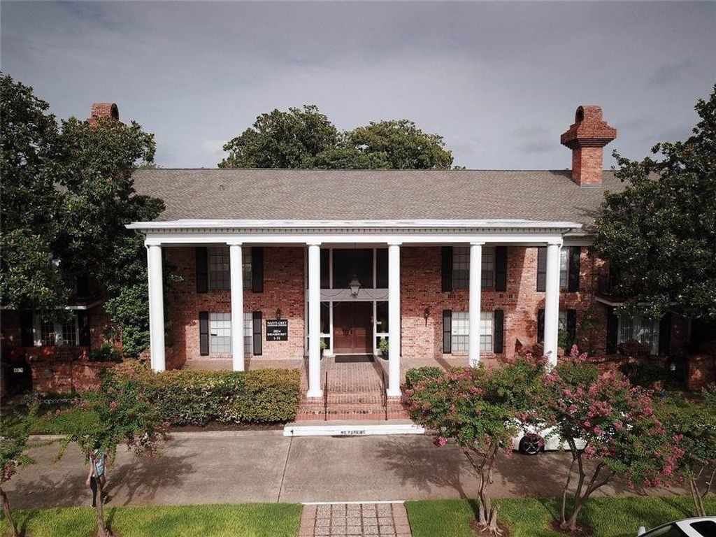 2824 Briarhurst Drive 16, Houston, TX 77057
