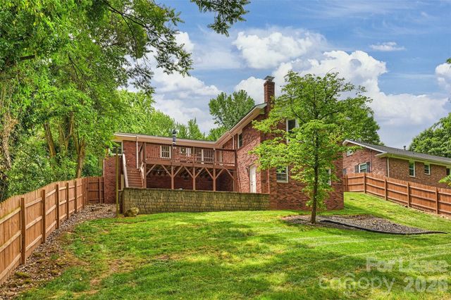 2027 Wensley Drive, Charlotte, NC 28210