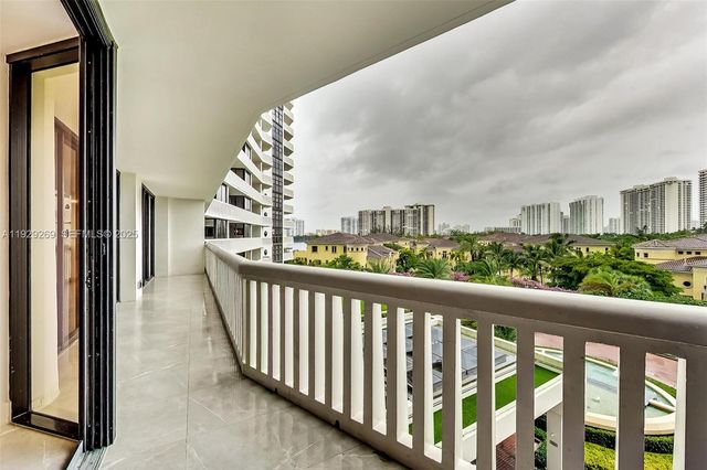 1000 Island Blvd 506, Aventura, FL 33160