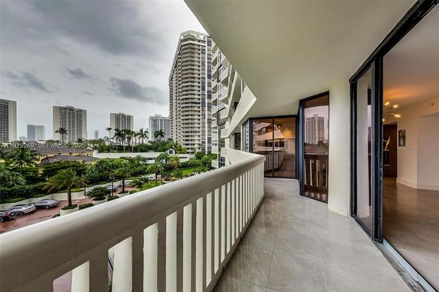 1000 Island Blvd 506, Aventura, FL 33160