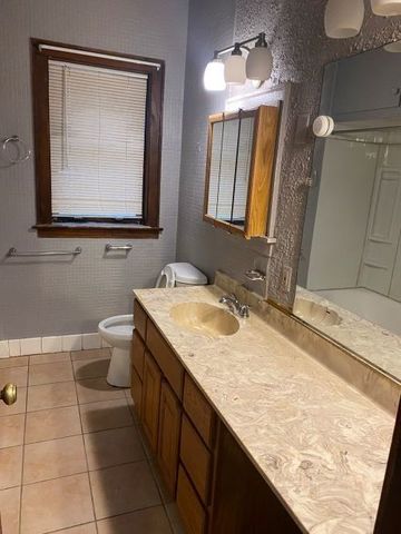 10214 S State Street, Chicago, IL 60628