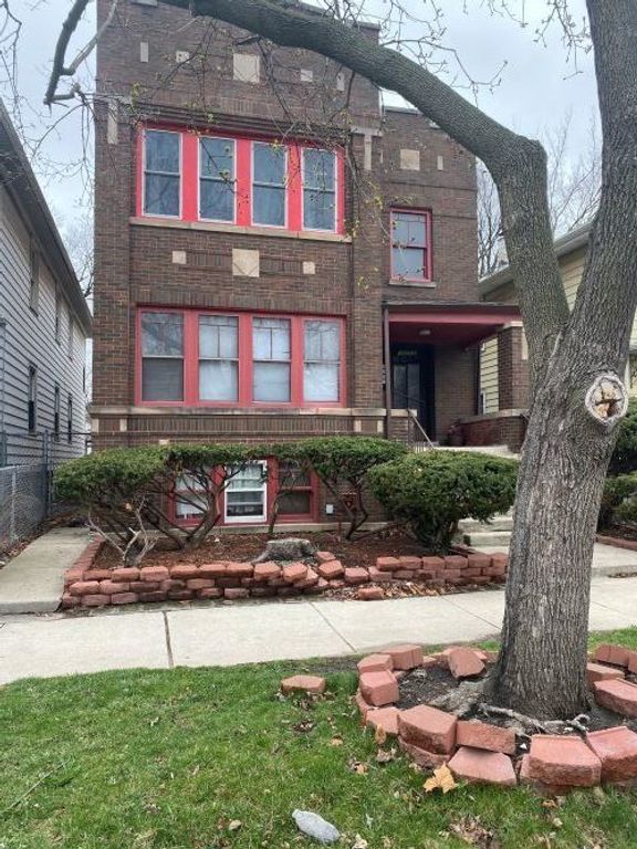 10214 S State Street, Chicago, IL 60628