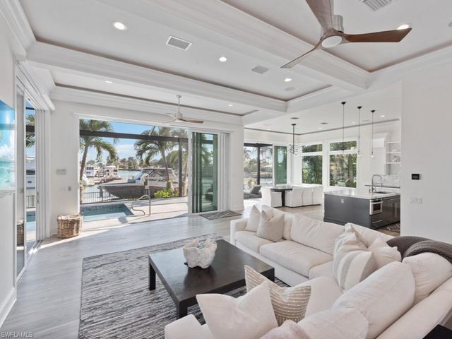 1285 Martinique CT, Marco Island, FL 34145