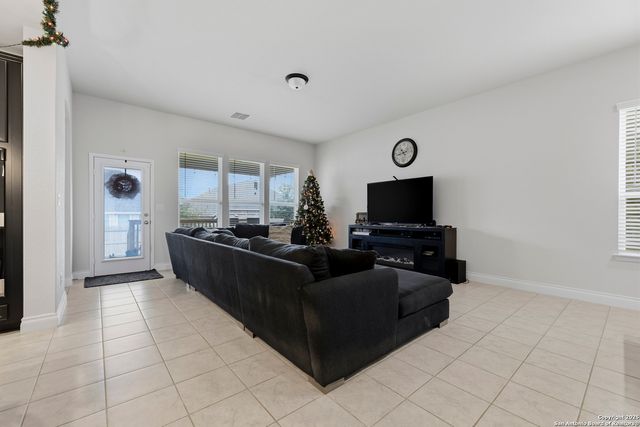 2012 Dalhart, San Antonio, TX 78253