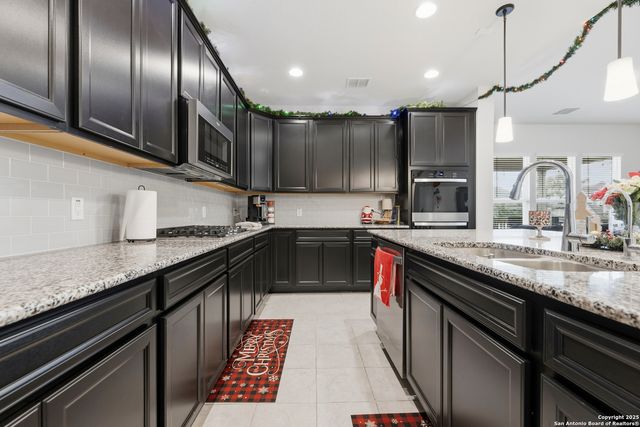 2012 Dalhart, San Antonio, TX 78253