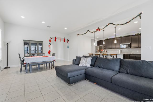 2012 Dalhart, San Antonio, TX 78253