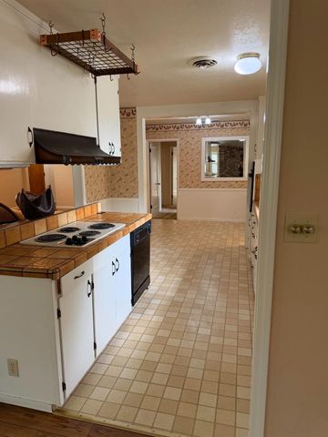 903 W Highway 12, Lodi, CA 95242