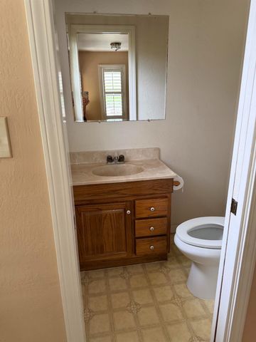 903 W Highway 12, Lodi, CA 95242
