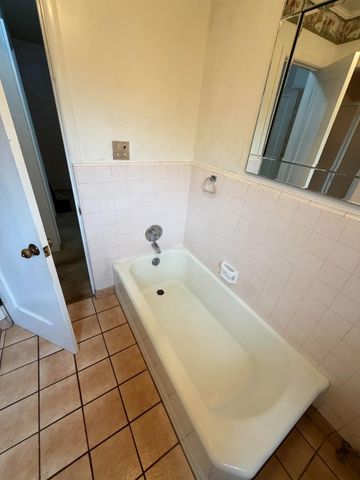 903 W Highway 12, Lodi, CA 95242