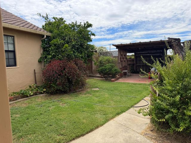 903 W Highway 12, Lodi, CA 95242