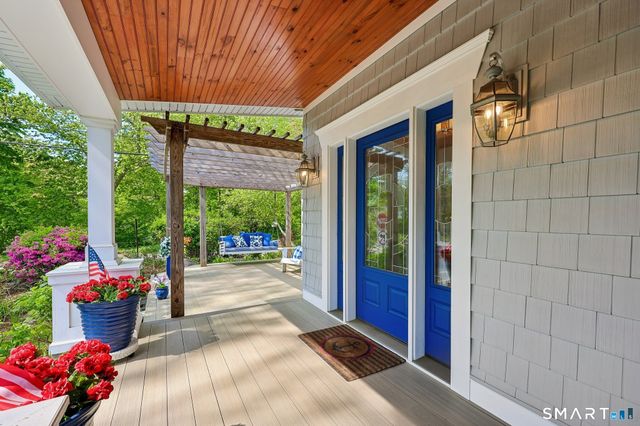 15 Lake Shore Drive, East Lyme, CT 06333