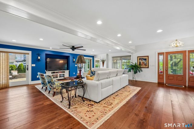15 Lake Shore Drive, East Lyme, CT 06333