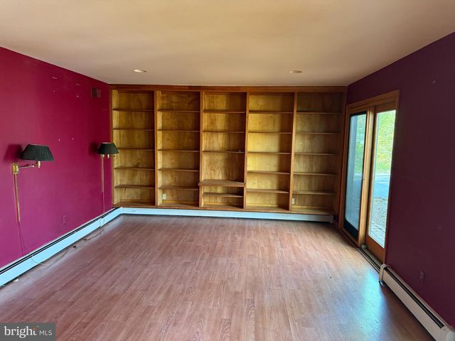 11627 PINE TREE DR, Fairfax, VA 22033