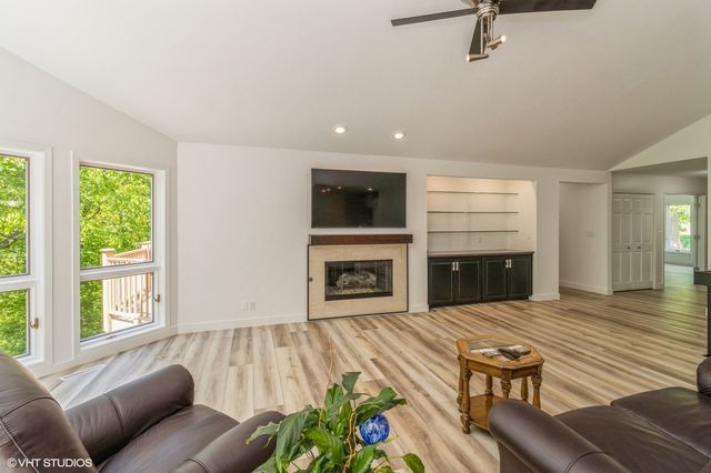 518 SW Nottingham Road, Ankeny, IA 50023