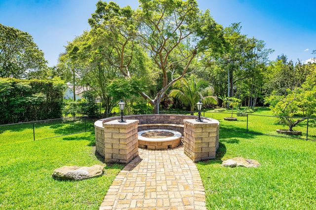 6002 NW 74th Terrace, Parkland, FL 33067