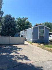 1325 N Arrow Ln, Boise, ID 83704