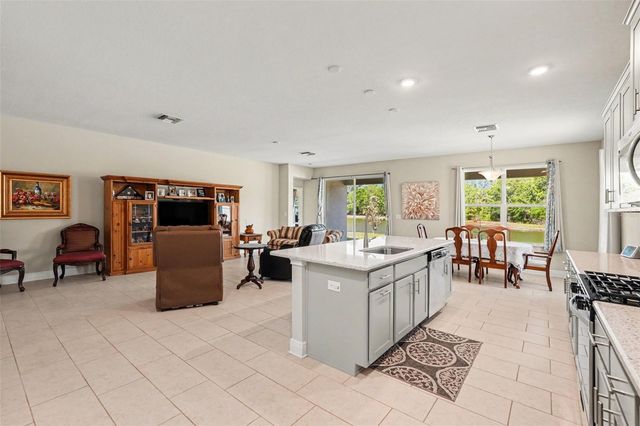 8044 SEQUESTER LOOP, Land O Lakes, FL 34637