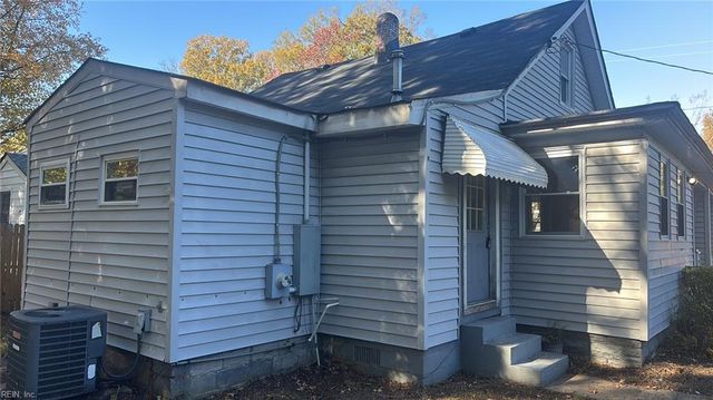 1531 Longwood DR, Norfolk, VA 23508