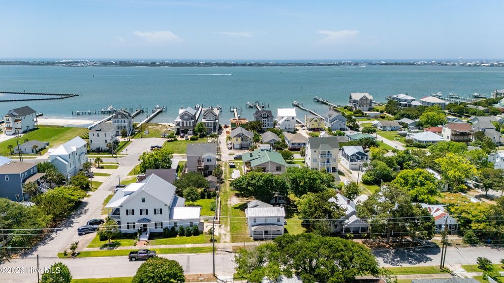Image 1 of property listing at 1105 Evans Street, Morehead City, NC 28557
