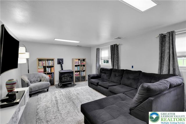 2727 Queen, Palmer Twp, PA 18045