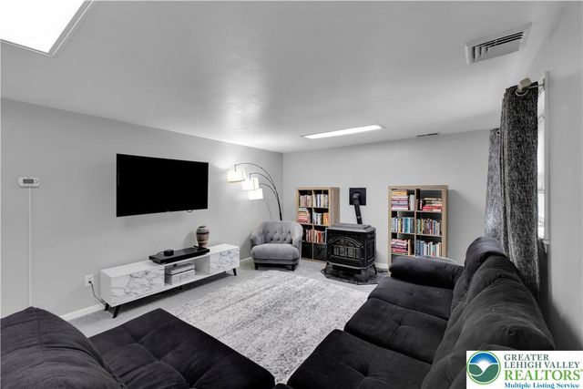 2727 Queen, Palmer Twp, PA 18045