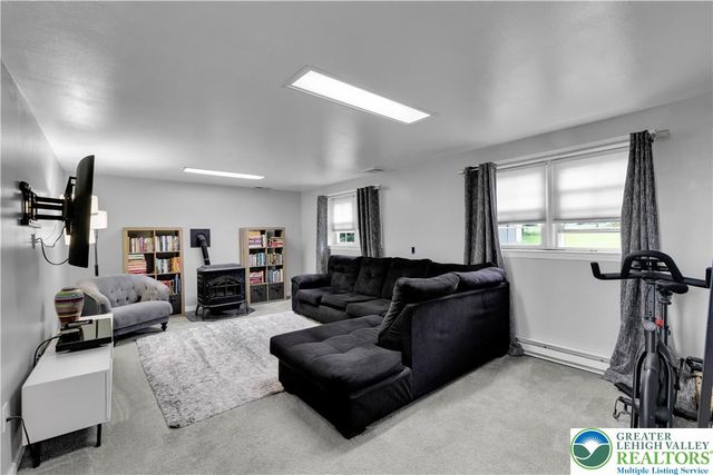 2727 Queen, Palmer Twp, PA 18045