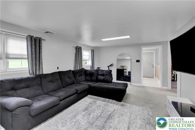2727 Queen, Palmer Twp, PA 18045
