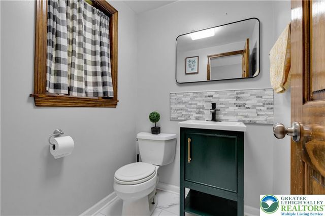 2727 Queen, Palmer Twp, PA 18045