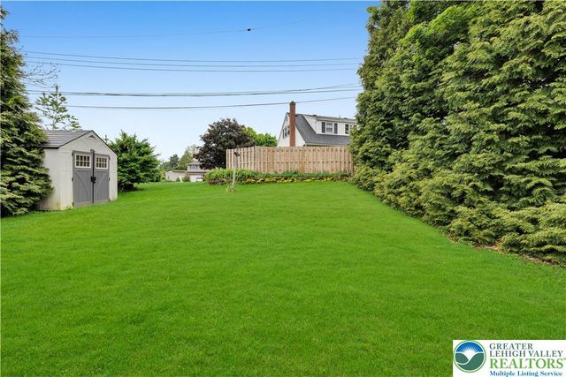 2727 Queen, Palmer Twp, PA 18045