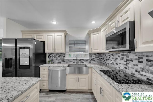 2727 Queen, Palmer Twp, PA 18045