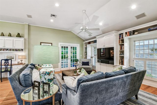 901 S DELAWARE AVENUE, Tampa, FL 33606