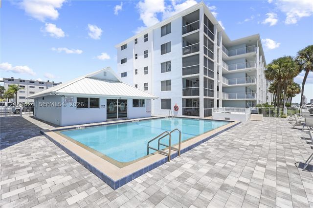 104 Paradise Harbour Blvd 114, North Palm Beach, FL 33408
