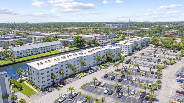 104 Paradise Harbour Blvd 114, North Palm Beach, FL 33408
