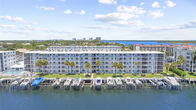 104 Paradise Harbour Blvd 114, North Palm Beach, FL 33408