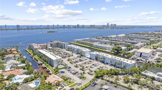 104 Paradise Harbour Blvd 114, North Palm Beach, FL 33408