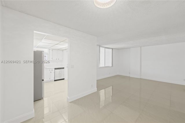 104 Paradise Harbour Blvd 114, North Palm Beach, FL 33408