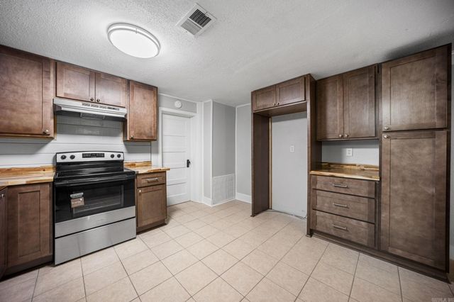 1100 W Mcrae Avenue, Searcy, AR 72143