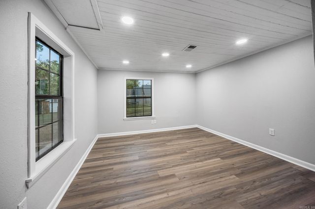 1100 W Mcrae Avenue, Searcy, AR 72143