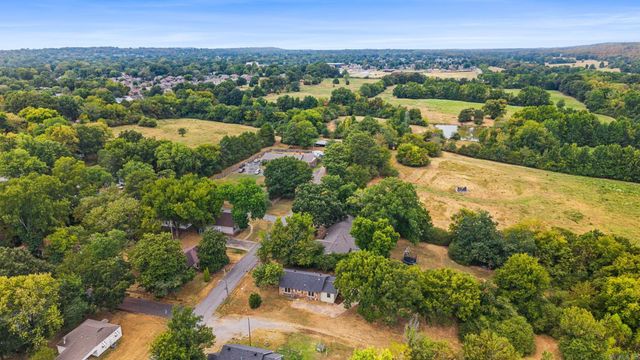 1100 W Mcrae Avenue, Searcy, AR 72143