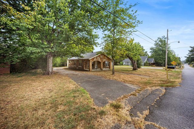 1100 W Mcrae Avenue, Searcy, AR 72143
