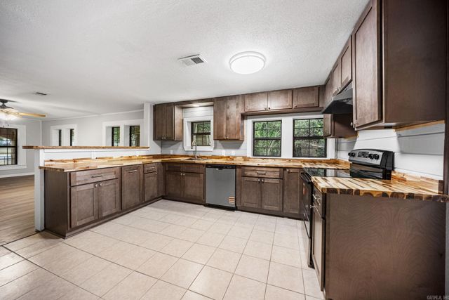 1100 W Mcrae Avenue, Searcy, AR 72143