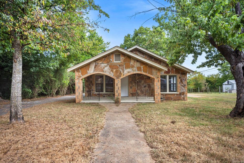 1100 W Mcrae Avenue, Searcy, AR 72143