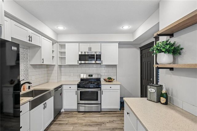 1400 E 28 Street, Kansas City, MO 64109