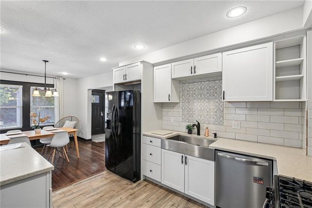 1400 E 28 Street, Kansas City, MO 64109