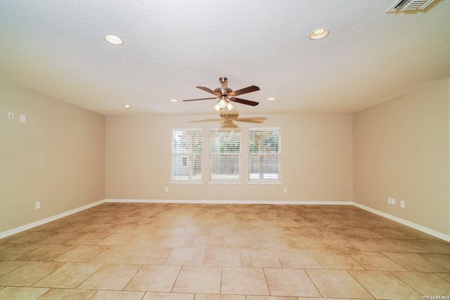 5646 Southern Oaks, San Antonio, TX 78261