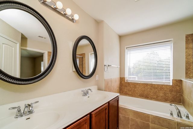 5646 Southern Oaks, San Antonio, TX 78261